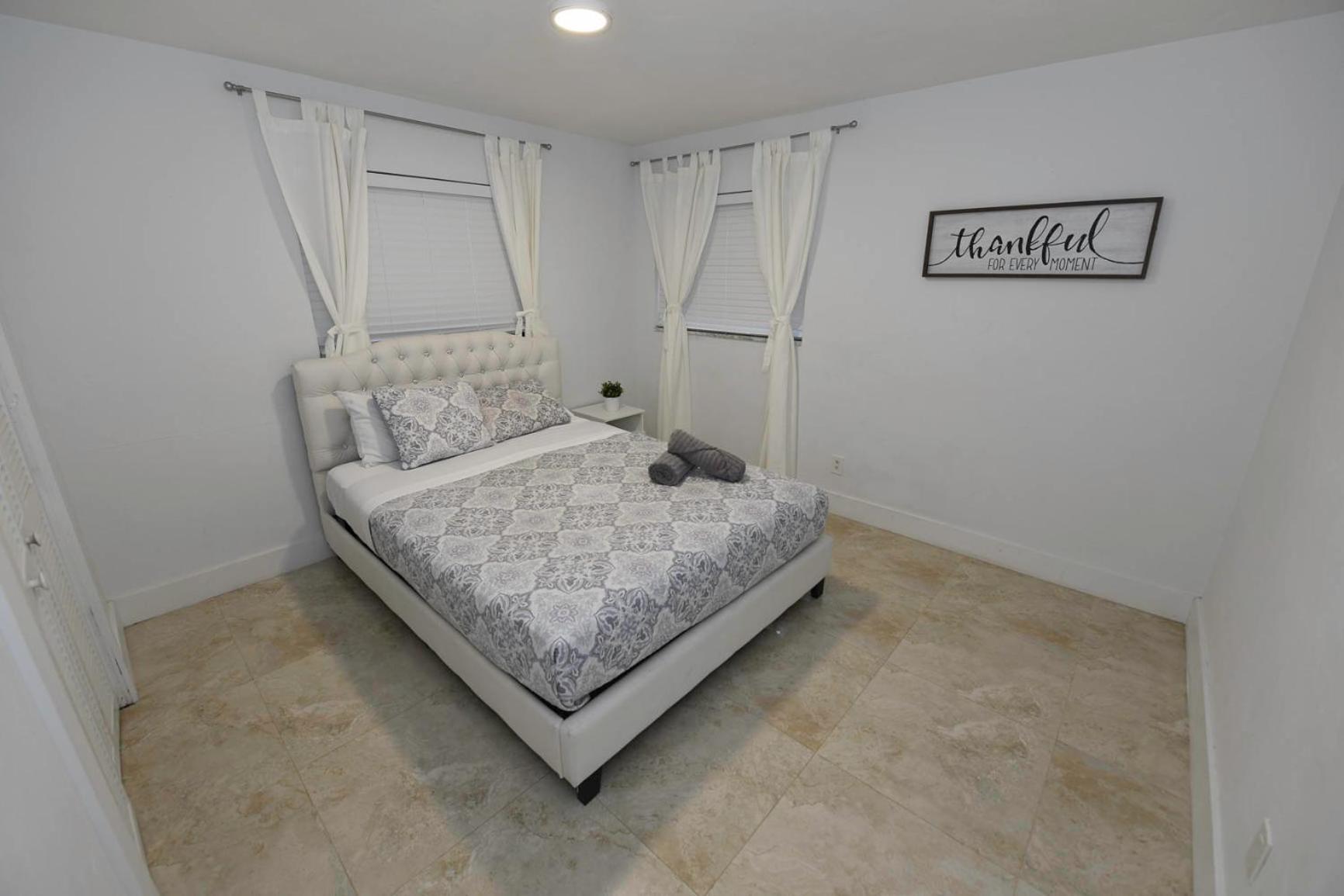 N61 Apartman Hollywood Kültér fotó