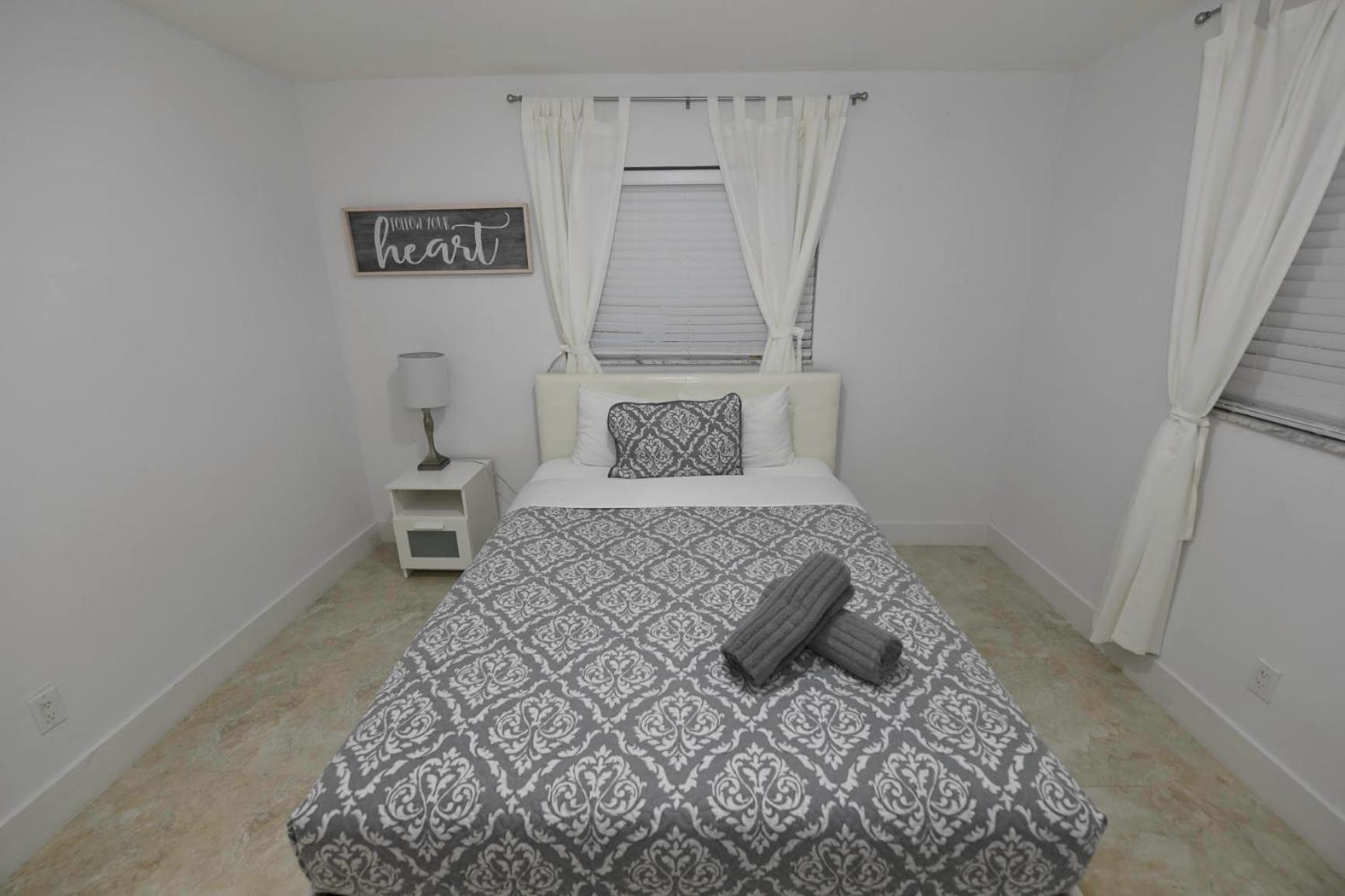 N61 Apartman Hollywood Kültér fotó