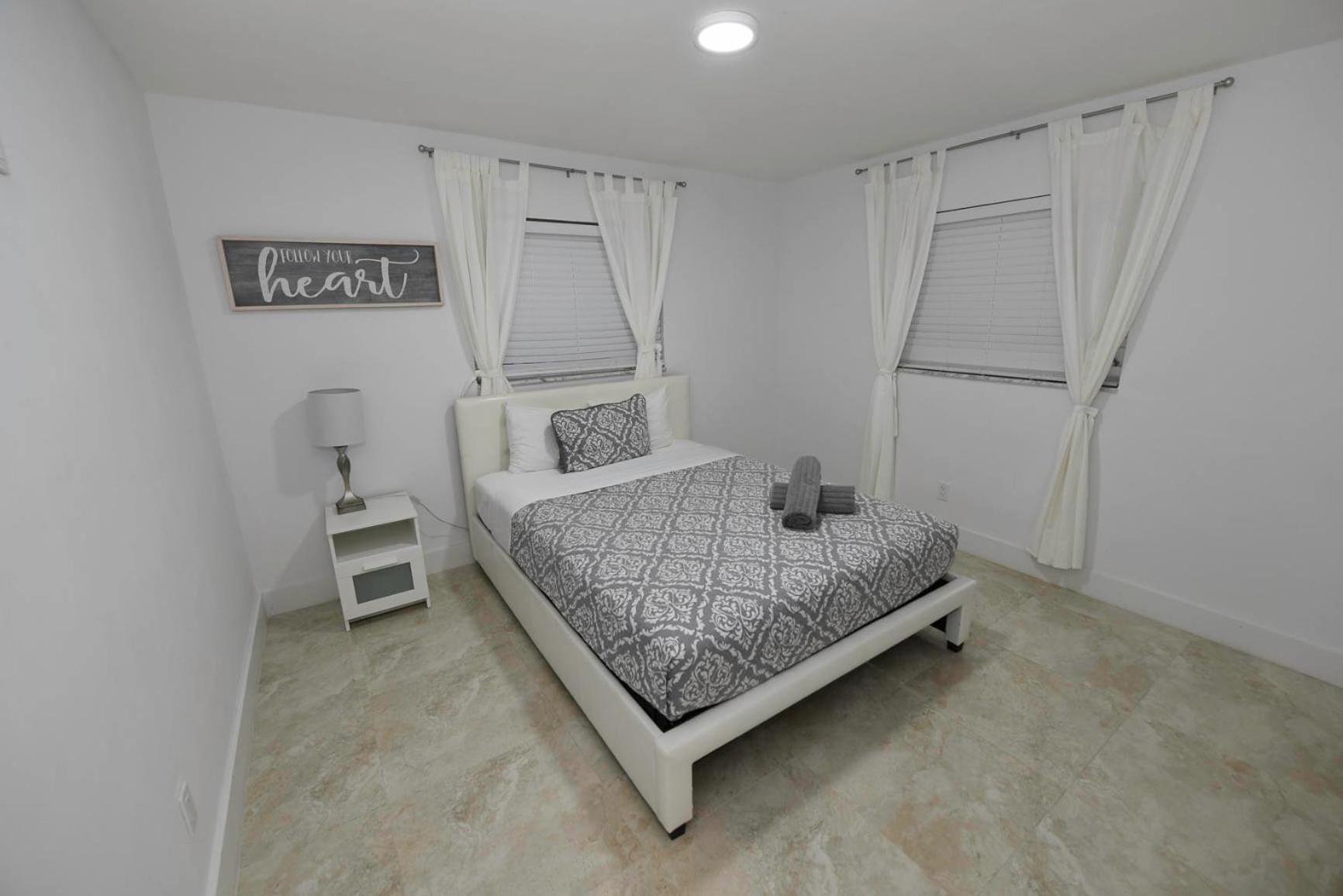 N61 Apartman Hollywood Kültér fotó