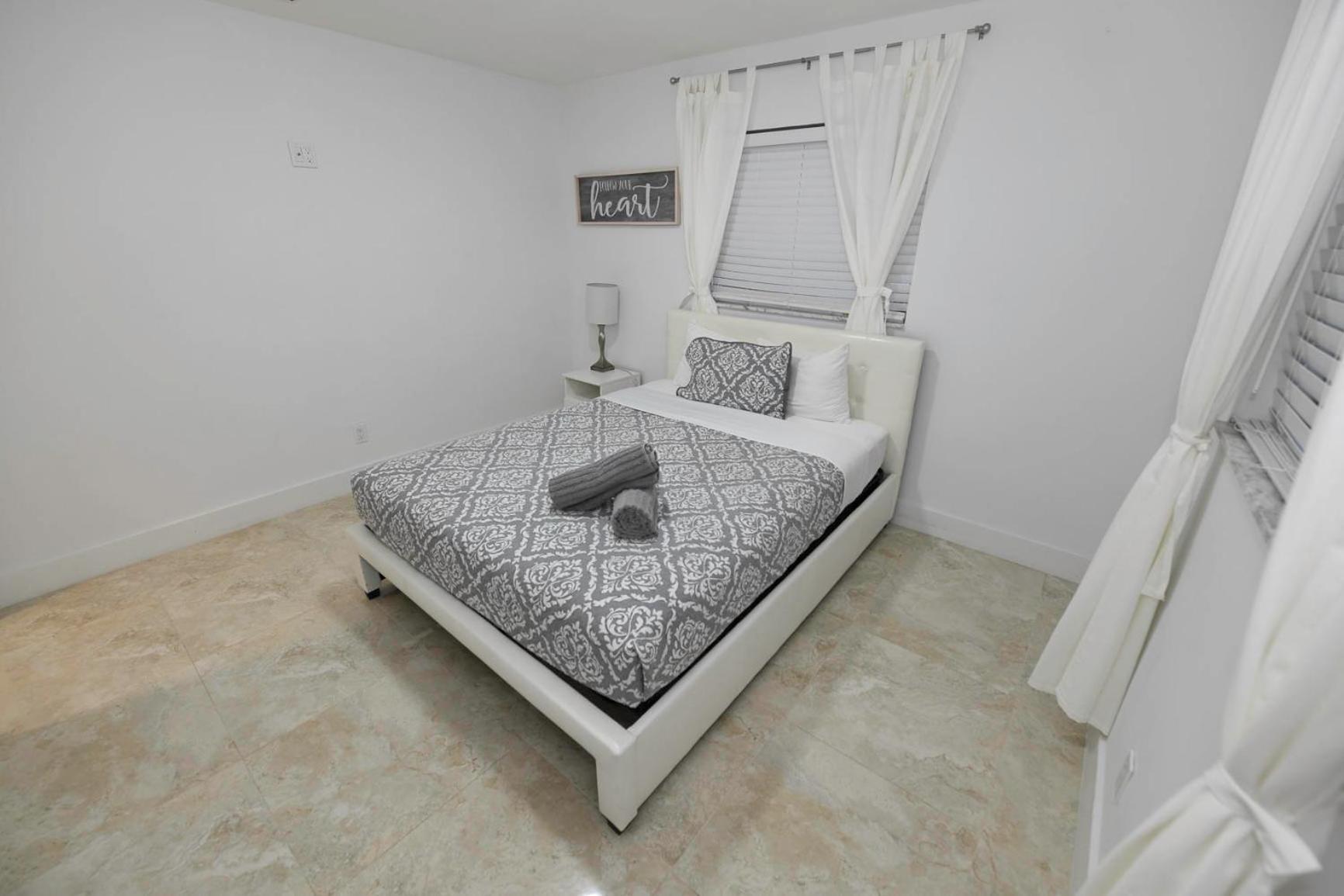 N61 Apartman Hollywood Kültér fotó